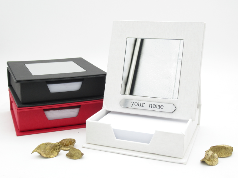 מעמד לדפים עם מראה